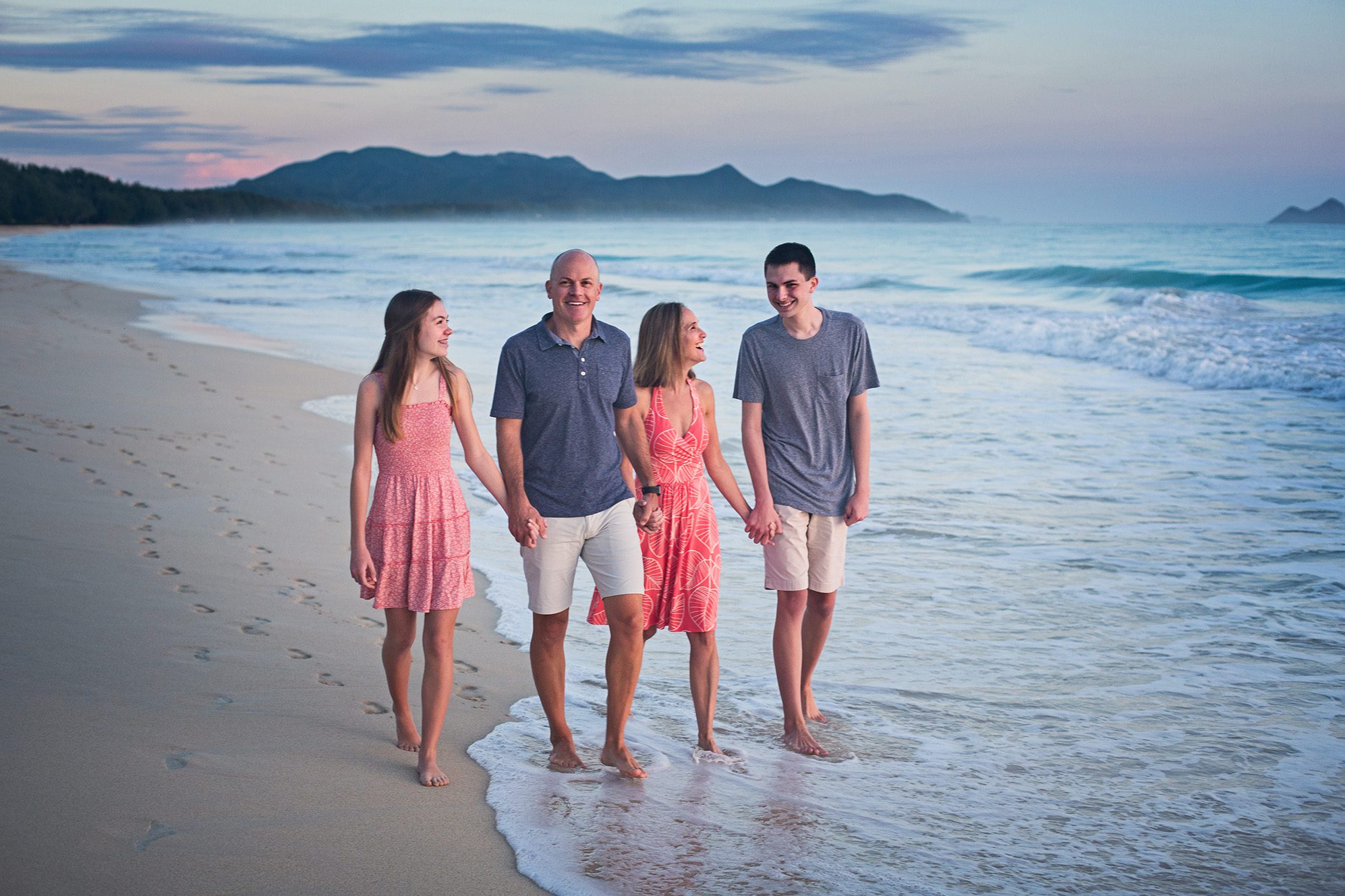 Hawaii family sunrise photo session