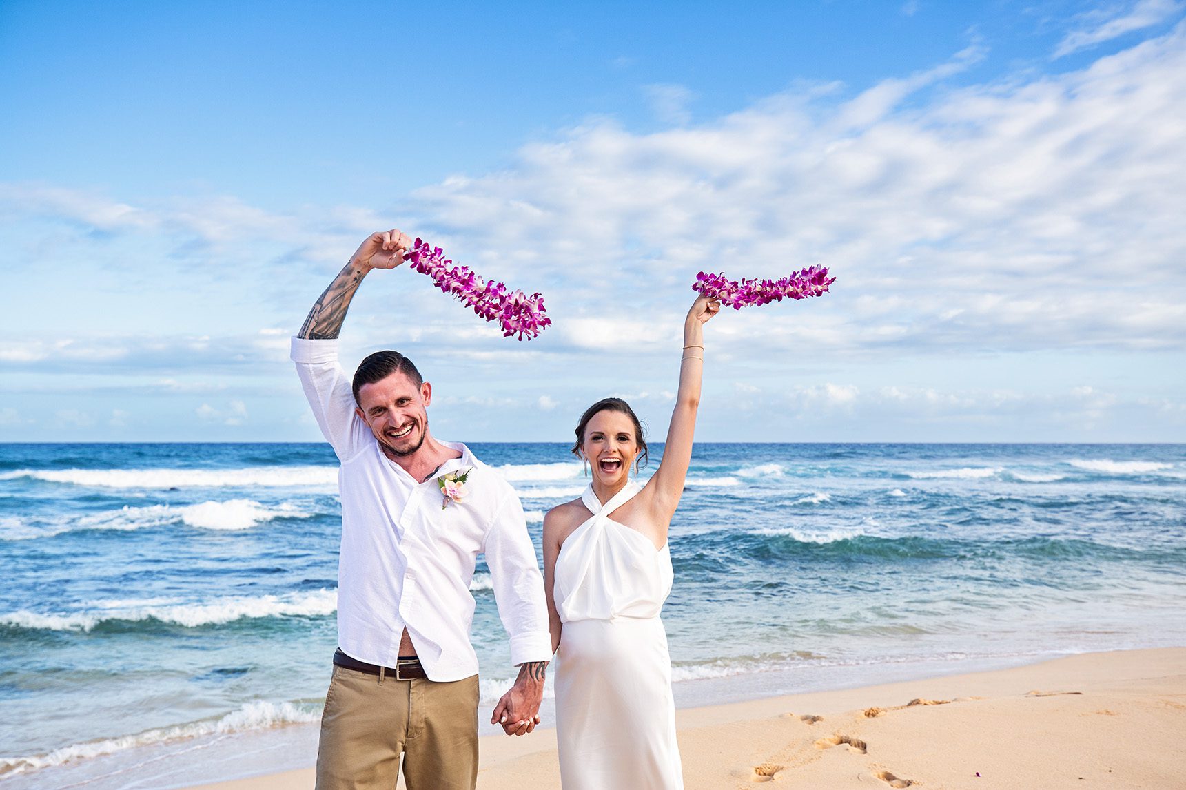 elopement beach wedding photos in Honolulu, Hawaii