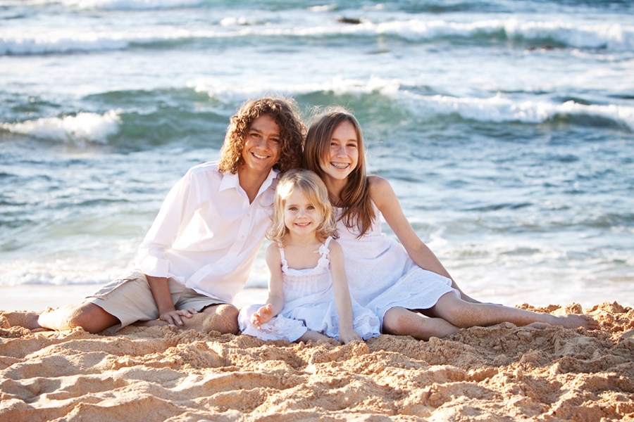 Hawaii Beach Photos, family portrait at Sandy Beach
